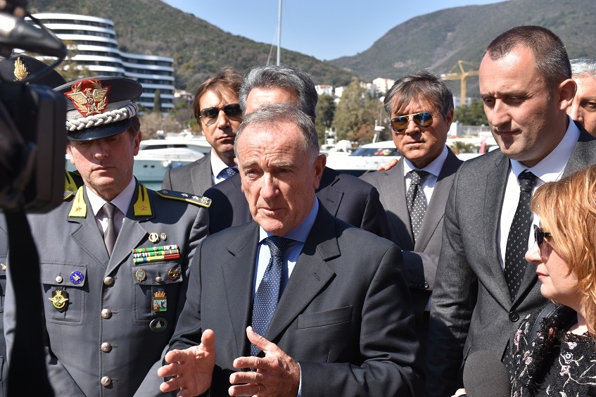 Donacija italijanske policije: Dva specijalizovana glisera za sprječavanje svih vidova prekograničnog kriminala