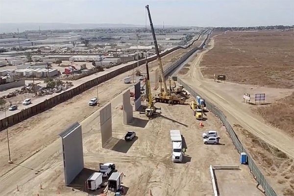 Pentagon izdvaja milijardu za zid na granici s Meksikom
