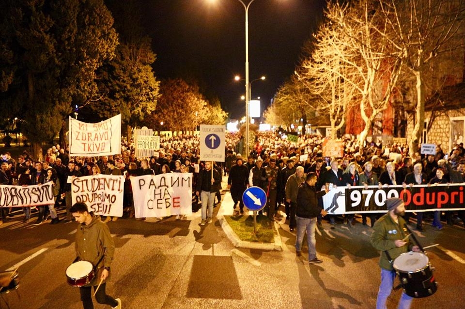 (FOTO) Protest u Podgorici: Ostavke da se podnesu do 15. marta,opozicija da bojkotuje Skupštinu i sve izbore