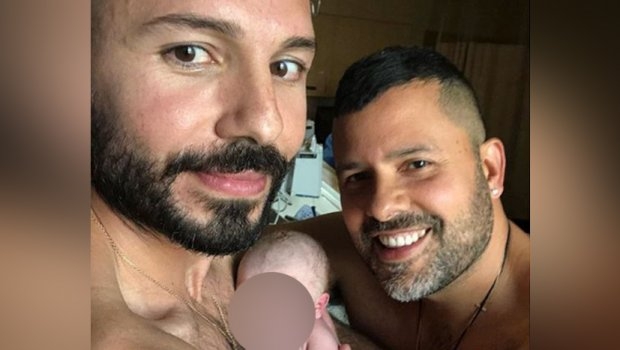 Poznati modni fotograf i njegov gej partner postali roditelji
