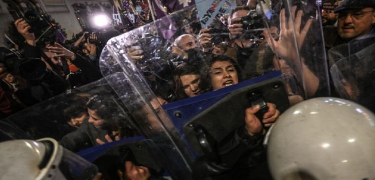 Turska policija suzavcem rastjerala žene sa marša povodom Osmog marta