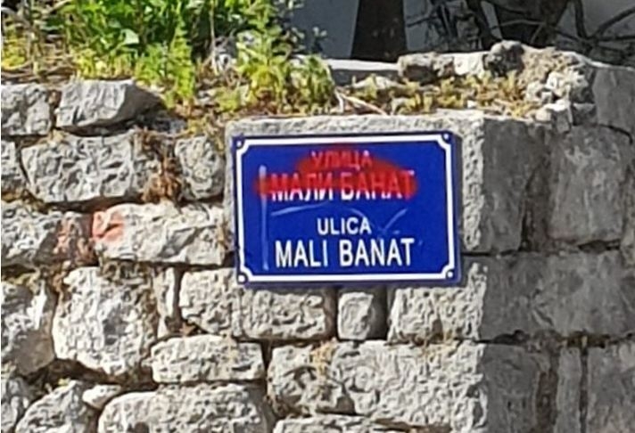Škaljari: Ćirilični nazivi ulica zamrljani bojom