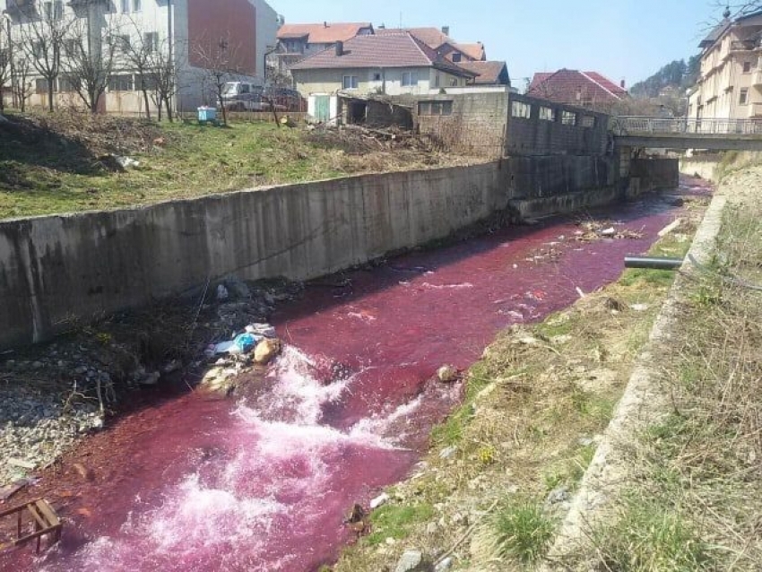 Ekološki incident u Bijelom Polju izazvao radnik štamparije Pegaz