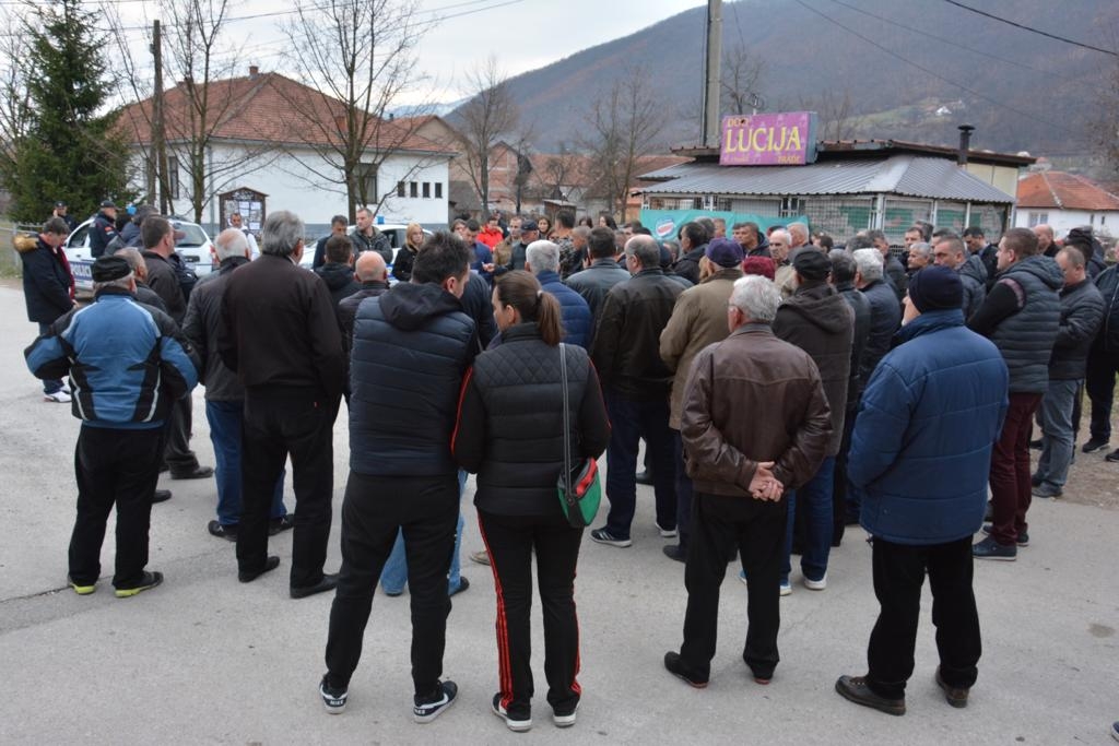 Mladi DPS organizovali skup podrške Tomkiću: Ne želimo da ostanemo nijemi na neuvažavanje drugih i različitih