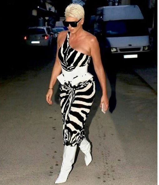 Jelena poslala poruku jednom slikom: Tuga ne jenjava ali DIVA KORAČA HRABRO…