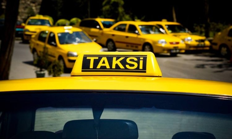 Velika akcija: Kontrola taksi prevoza u Crnoj Gori
