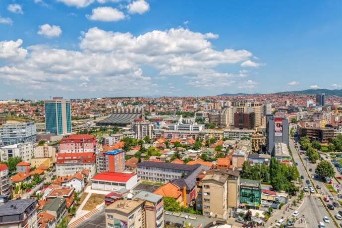 Američkim turistima skrenuta pažnja da ne piju vodu na KiM