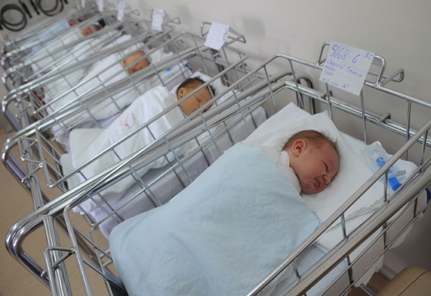 Medicinskoj sestri tri mjeseca uslovno zbog zamjene beba