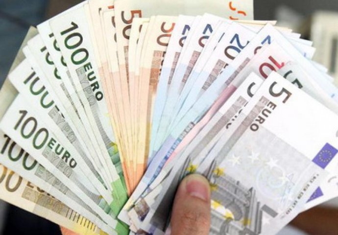 Beograd: U štampariji zaplijenjeno 56.000 lažnih novčanica