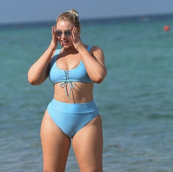 Nosi konfekcijski broj 44, a u bikiniju izgleda ovako