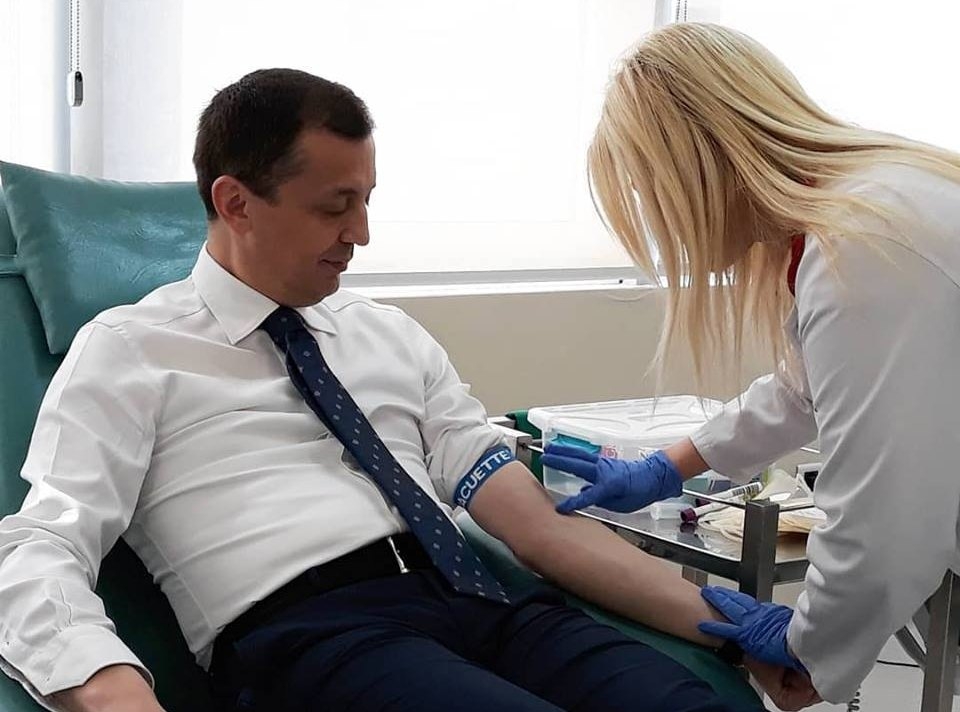 Bošković i zaposleni u MO dali krv
