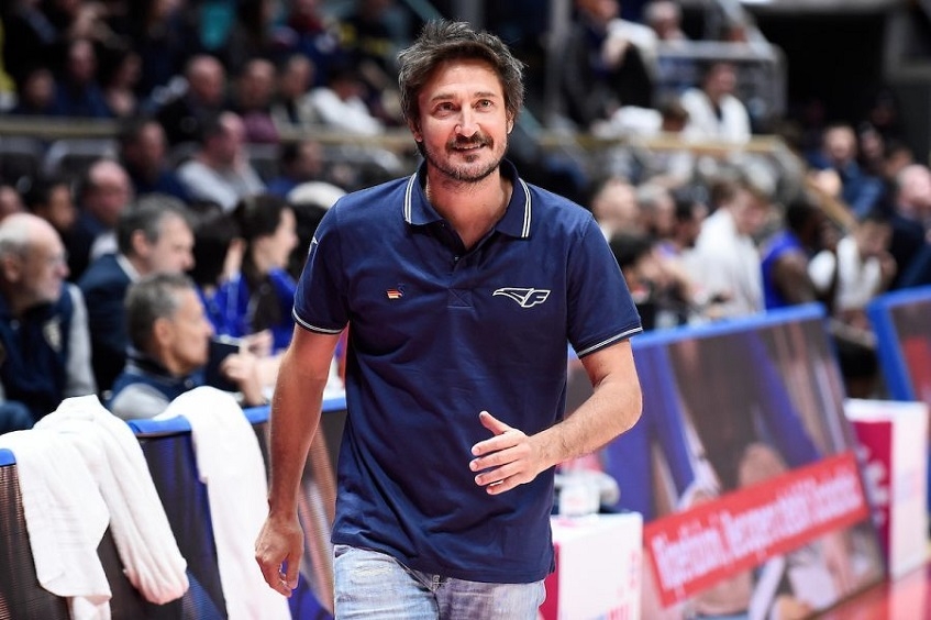 Sasari dobio Armani, igrači Pocekovu karticu i odriješene ruke