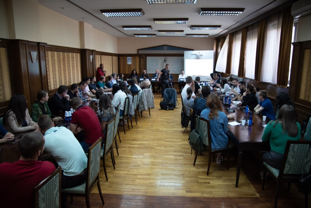 Šehović sa studentima: Nikad se više nije ulagalo u obrazovanje