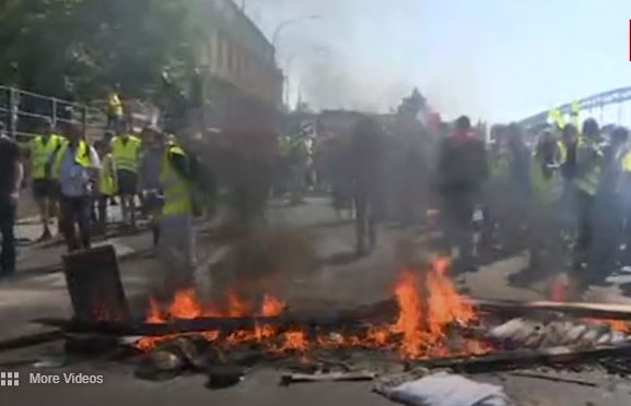 PARIZ: Uhapšeno više od 100 pristalica “žutih prsluka”, obnova katedrale Notr Dam nije jedini problem!