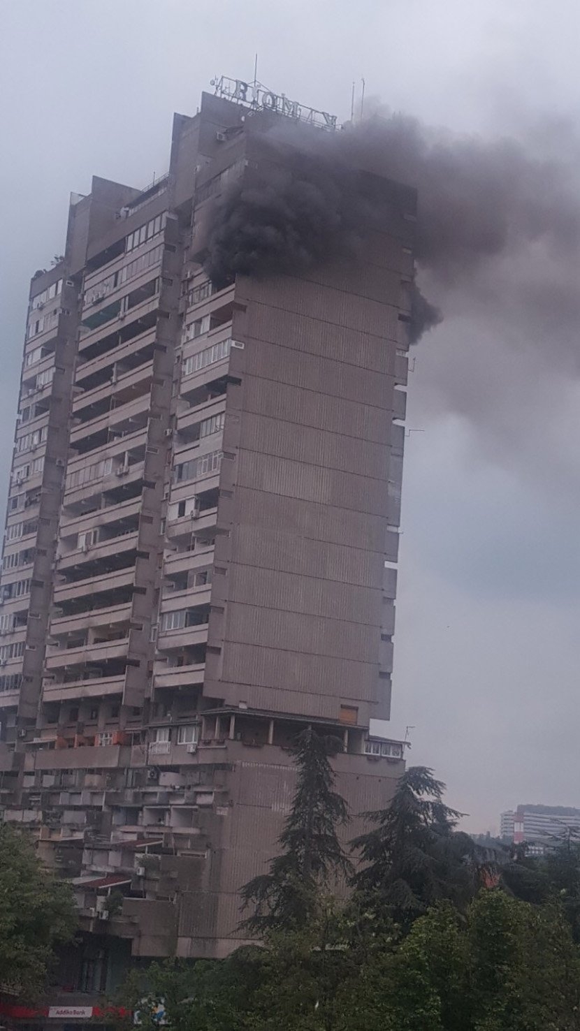 Gori soliter u Beogradu: Vatrena stihija guta sve više stanova, počela evakuacija