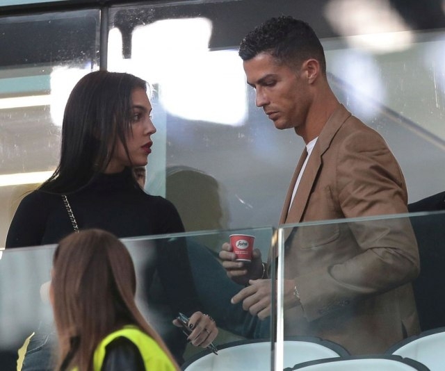 Ronaldova Georgina se rugala djeci