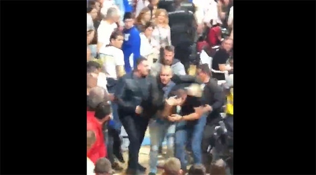 VIDEO: Unutrašnja kontrola provjerava da li je službenik Marko Lazović tukao navijača Crvene Zvezde