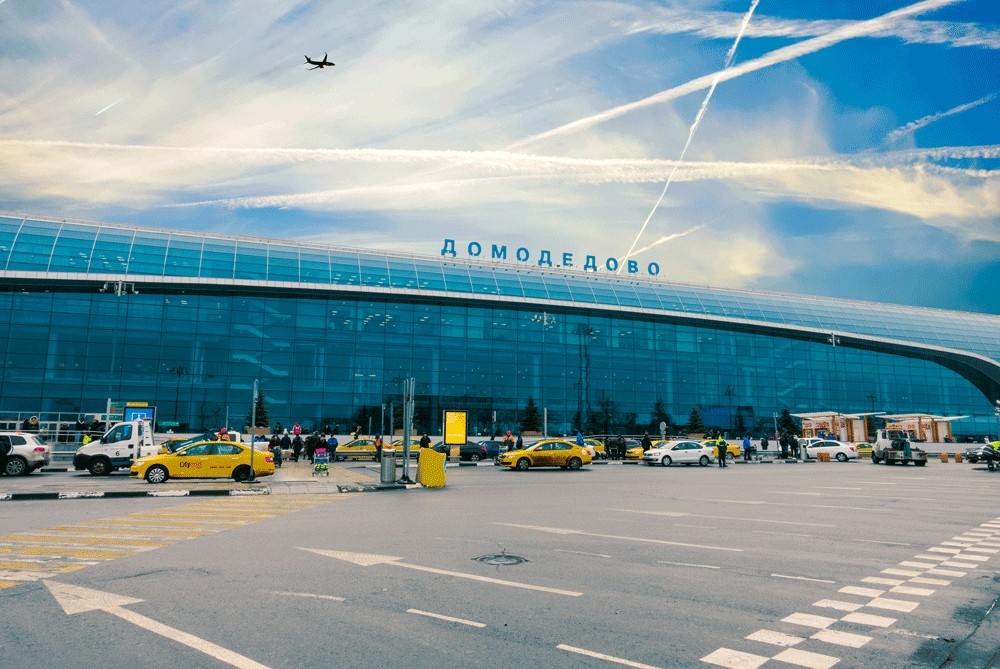 Panika na aerodromu Domodedovo: Putnici u Moskvi evakuisani iz aviona zbog prijetnje bombom