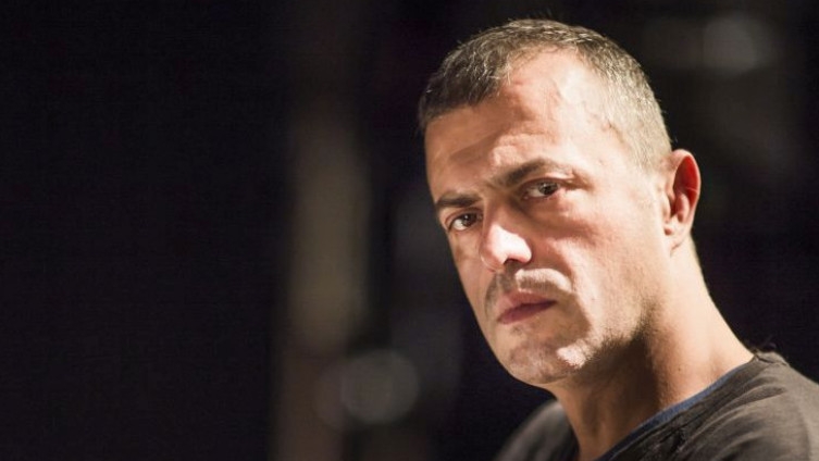 Šešelj poslao urnu Trifunoviću: “Možda ćemo te moći u nju ugurati bez spaljivanja”