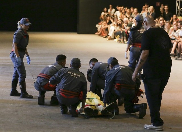 Tragedija na modnoj reviji: Maneken preminuo na pisti