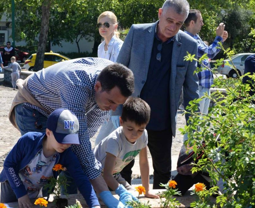 Akcija proljećnog uređivanja Centralnog parka na Pobrežju
