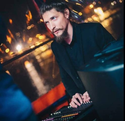 Frontmen benda “Irie FM” emotivnim porukama oprostio se od tragično nastradalog druga
