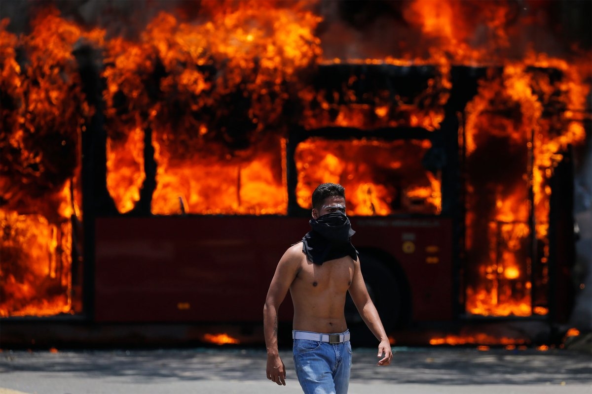 Preko 50 povrijeđenih u Venecueli: Madurovi ljudi pucaju na demonstrante; Gvaido: Više nema povratka