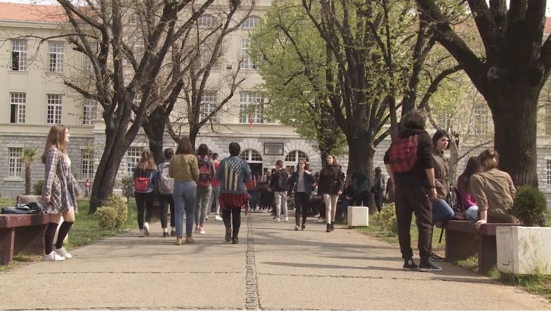 Projekat Standarda – Tinejdžerke o uzorima, stereotipima, pravima, predrasudama: Kakav je zaista položaj žena u Crnoj Gori?