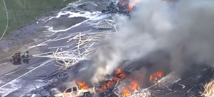 VIDEO: Stravična nesreća u SAD-u, kamion se zakucao u vozilo sa djecom, ima mrtvih