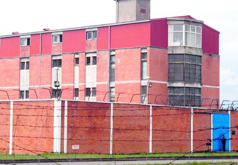 Povećani bedemi oko zatvora u Spužu i Bijelom Polju