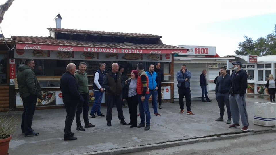 Budva: Zakupci proveli noć na šetalištu, inspekcije nema