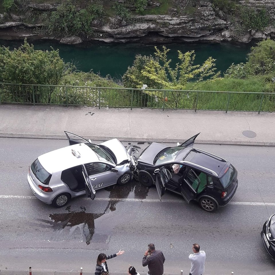 Zagorič: Sudar taksija i automobila, ima povrijeđenih