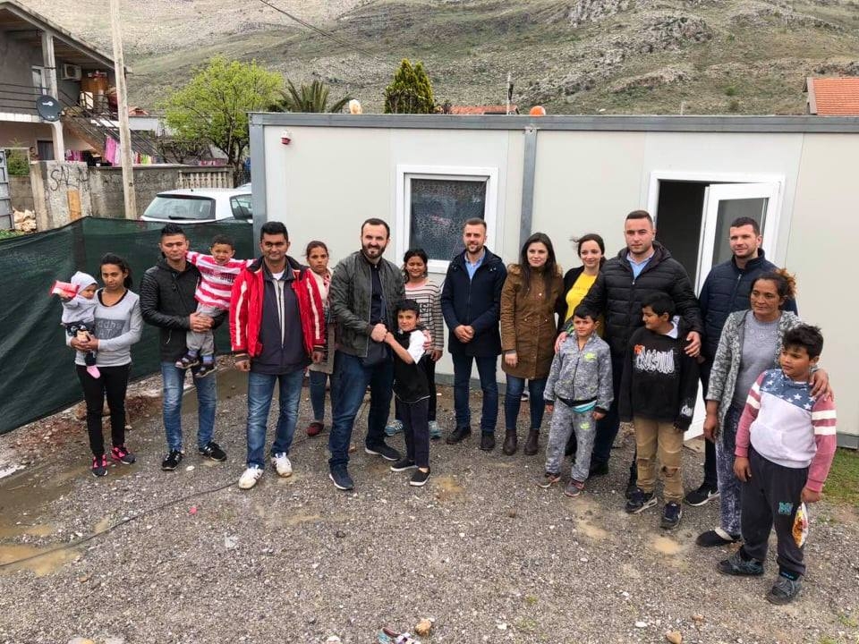 Humani gest građana Tuzi: Prikupili životne namirnice, odjeću i obuću za porodice čiji su domovi nedavno izgorjeli