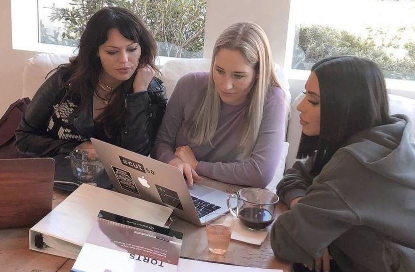 Kim Kardašian “uhvaćena” ispred fakulteta, krenula na ispite