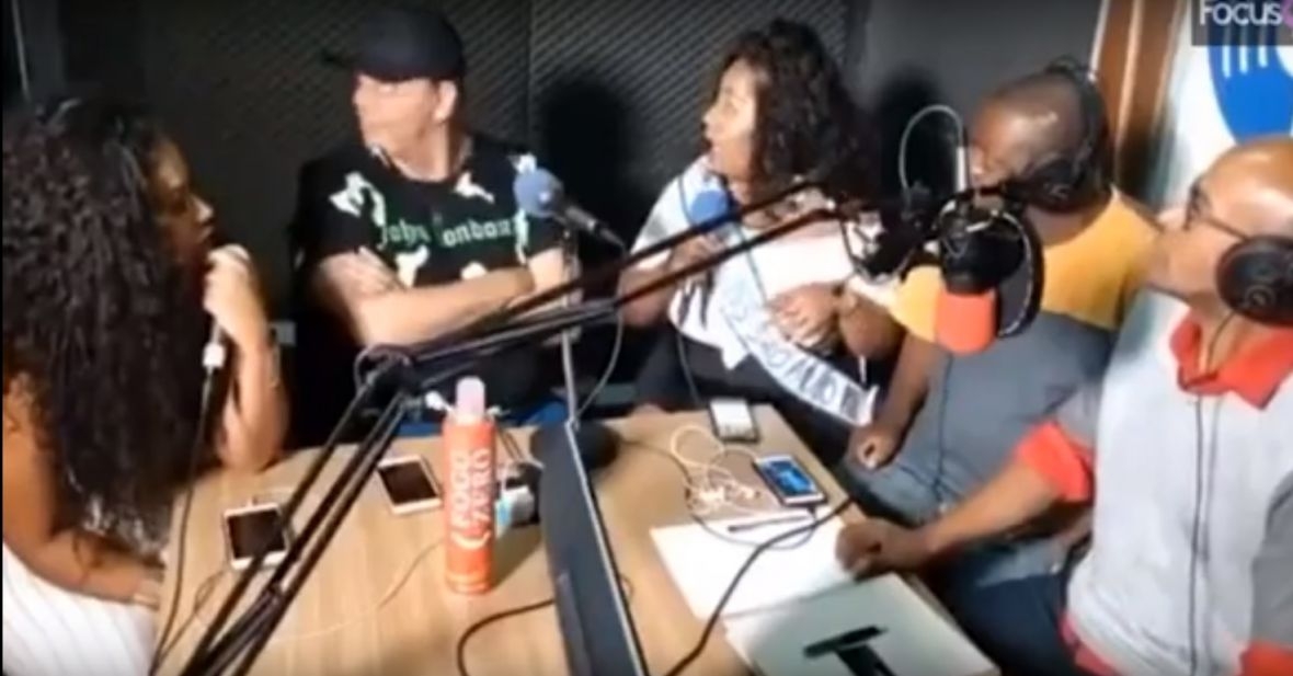 Upali u radio stanicu tokom emisije: Opljačkali voditelja i njegove goste