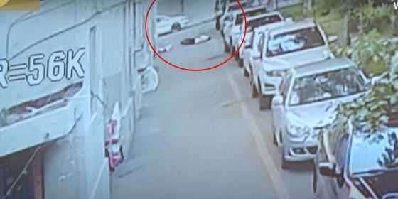 (VIDEO) Heroj iz Kine: Spasio dijete koje je padalo sa petog sprata