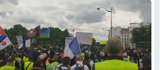 Pola godine protesta: Žuti prsluci ponovo na ulicama Pariza