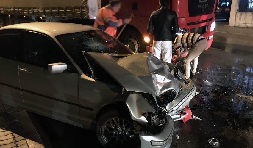 Sudar kamiona i BMW-a u Sutomoru, saobraćaj u prekidu