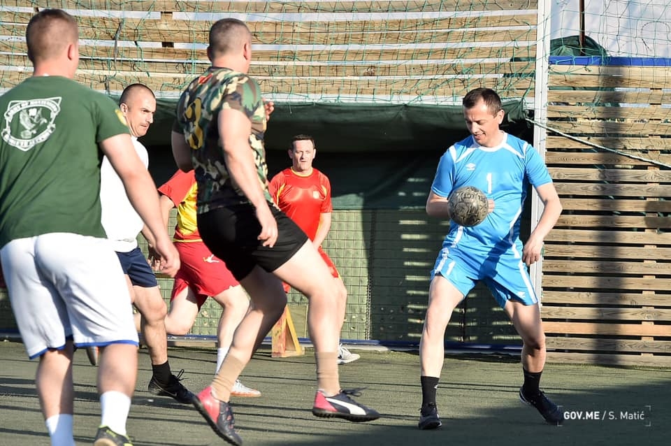 Bošković zaigrao fudbal sa crnogorskim vojnicima u Avganistanu