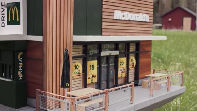 Otvoren najmanji “McDonalds” na svijetu, ali njegovi gosti nijesu ljudi