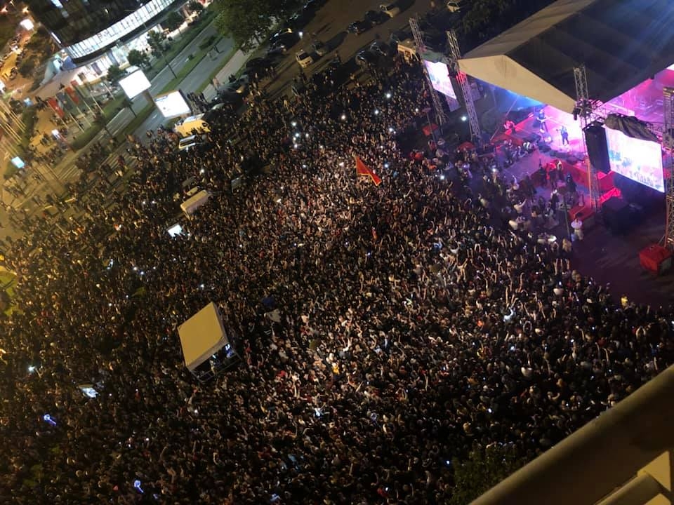 Publika u Podgorici sinoć uživala uz Bojana Marovića i Aca Pejovića