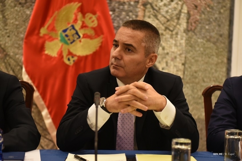 Raspisan konkurs za četiri Veljovićeva pomoćnika