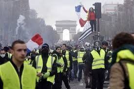 “Žuti prsluci” protestovali širom Francuske 25. vikend zaredom, vidno manje ljudi
