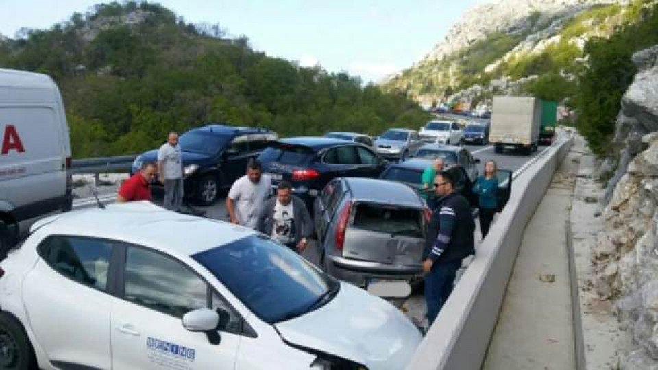 Lančani sudar na Brajićima, dvije osobe povrijeđene