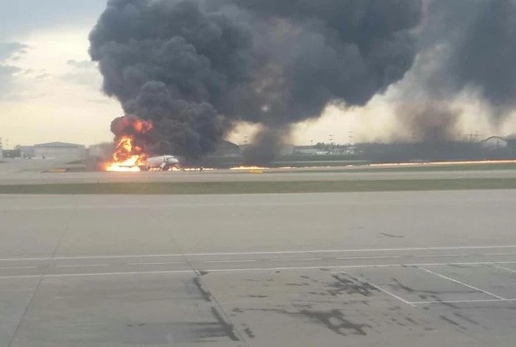 Stravični snimci: Avion dva puta udario od tlo, poginula 41 osoba