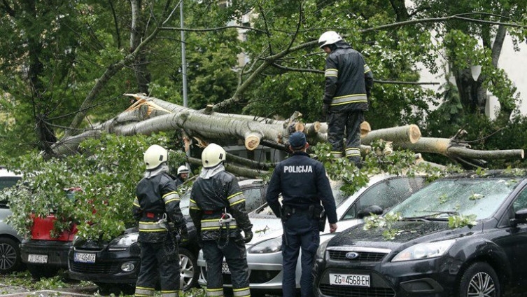 HRVATSKA: Zbog vjetra vatrogasci u Zagrebu imali 700 intervencija