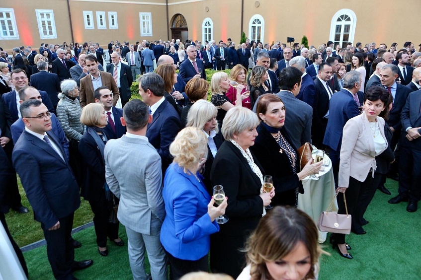 FOTO GALERIJA: Pogledajte ko je sve došao na prijem kod Markovića u Vladinom domu na Cetinju