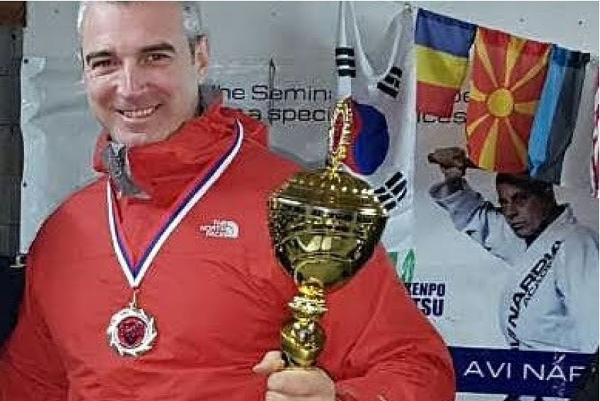 Novo zlato za Vujoševića: Pripadnik SAJ-a prvi na regionalnom takmičenju u strešljaštvu