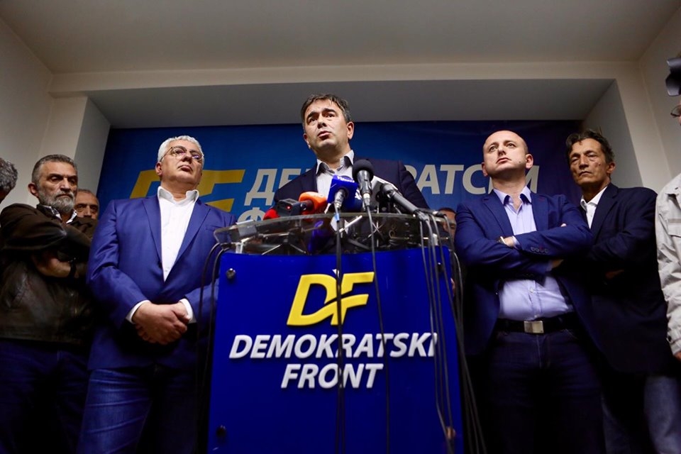 Pred DF-om izbor: Ako žele punu podršku Vučića, moraće da se odreknu Medojevića