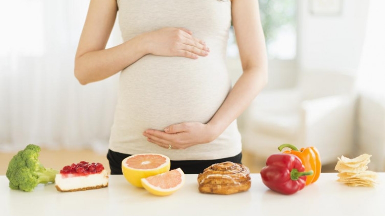 ISHRANA U TRUDNOĆI: Mitovi o vitaminima i mineralima